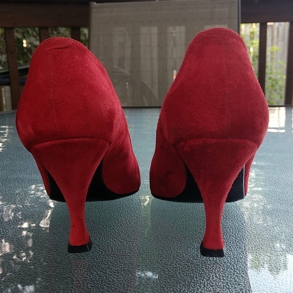 Vintage Aldo red suede pumps - Picture 3 of 5